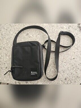 lululemon athletica Black Compact Crossbody Messenger